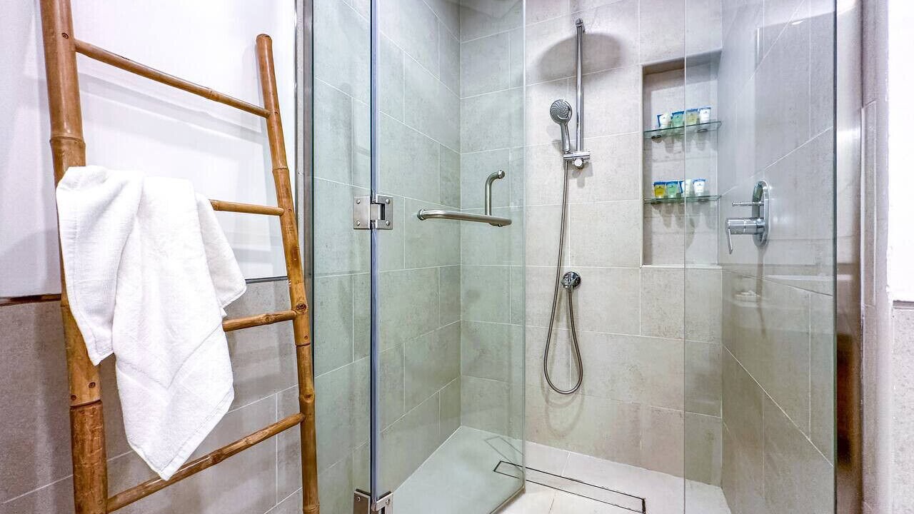 Photo of Bathroom in Umm Suqeim 3