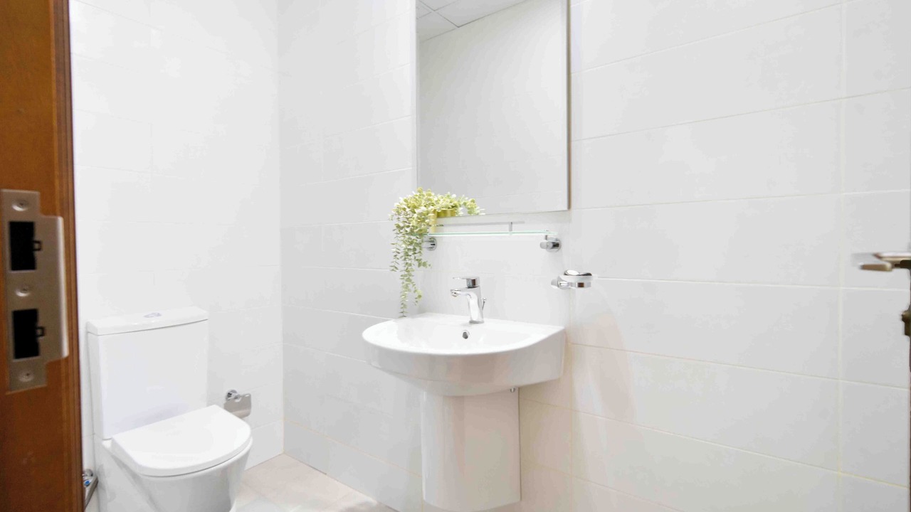 Photo of Bathroom in Za'abeel 2
