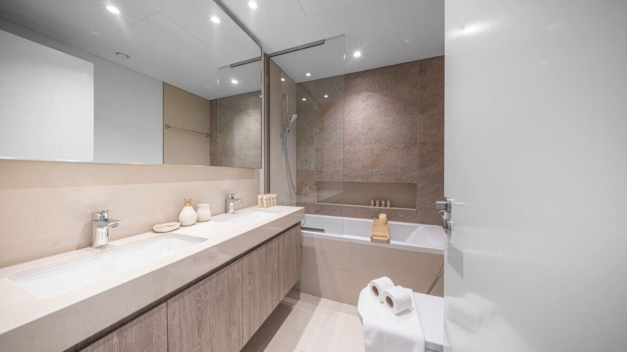 Photo of Bathroom in Za'abeel 2
