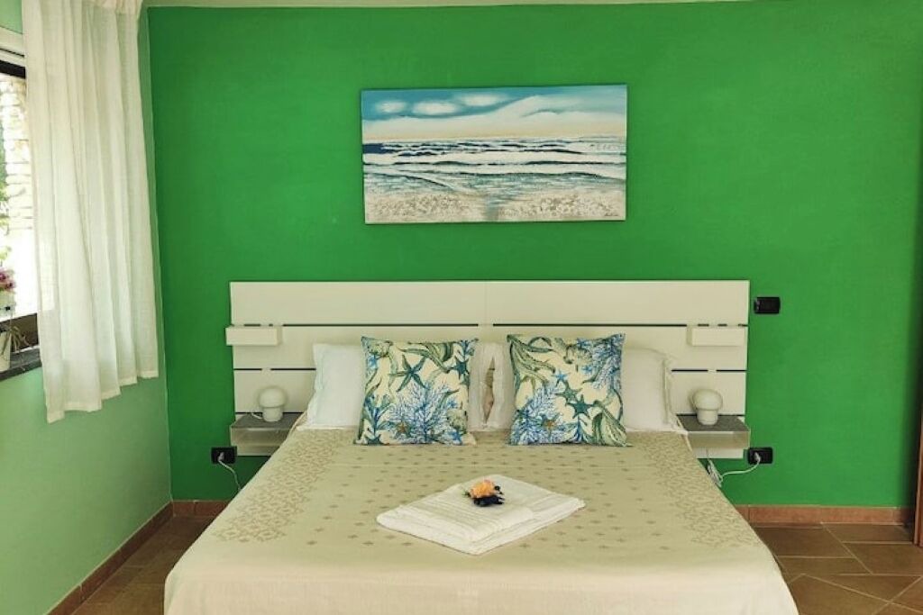 Photo of Bedroom in Meta