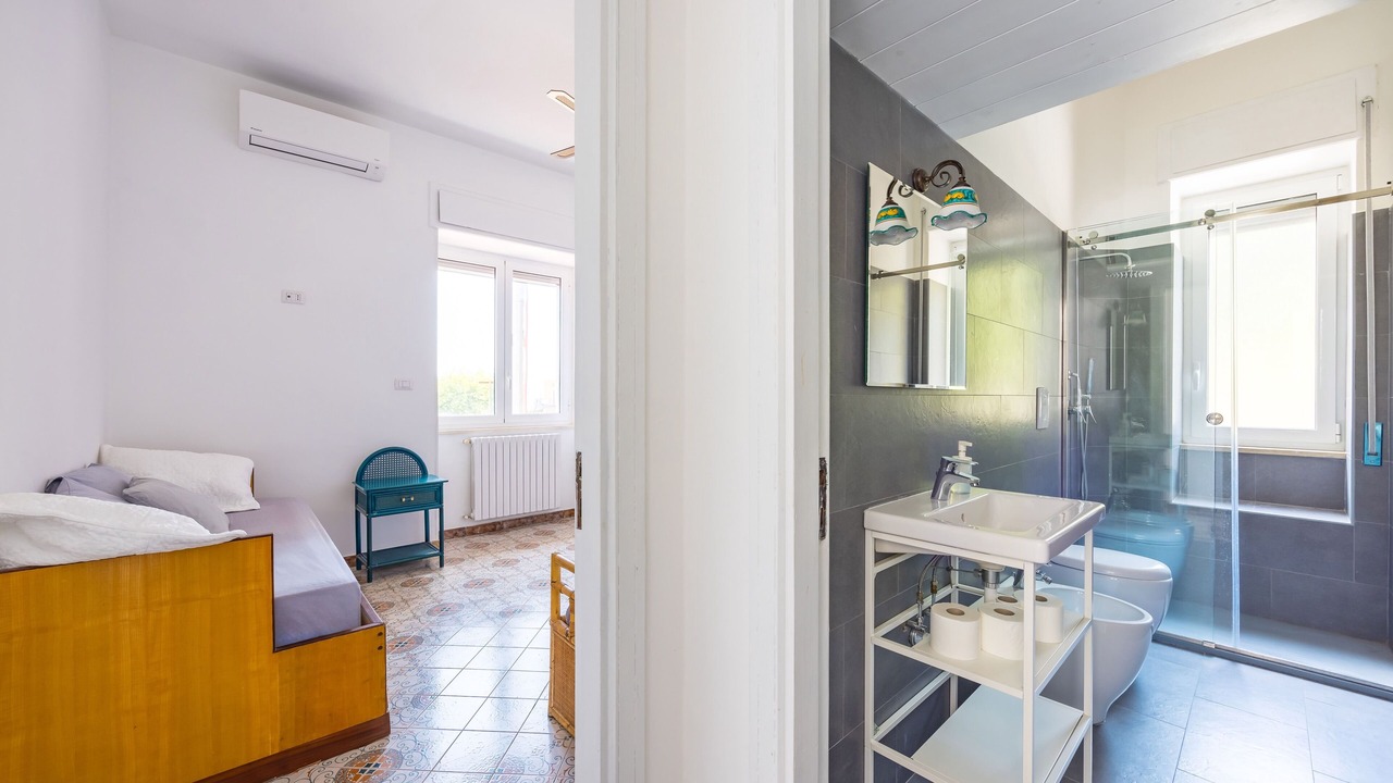 Photo of Bathroom in Bacoli