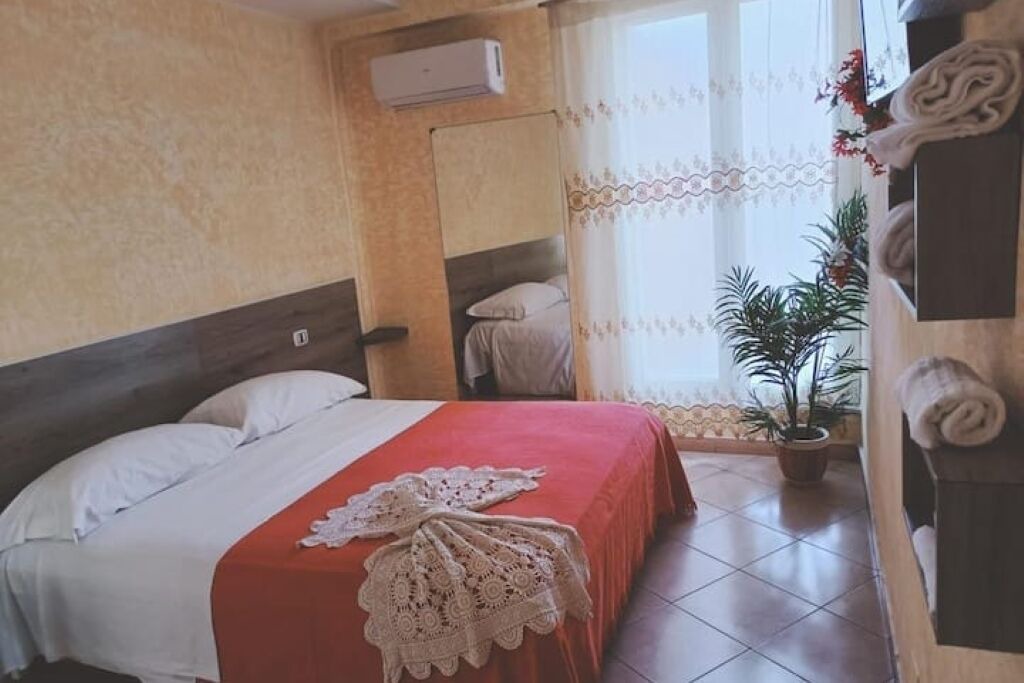 Photo of Bedroom in Nola