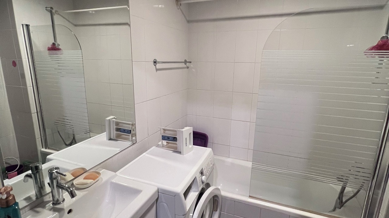 Photo of Bathroom in Za'abeel 2
