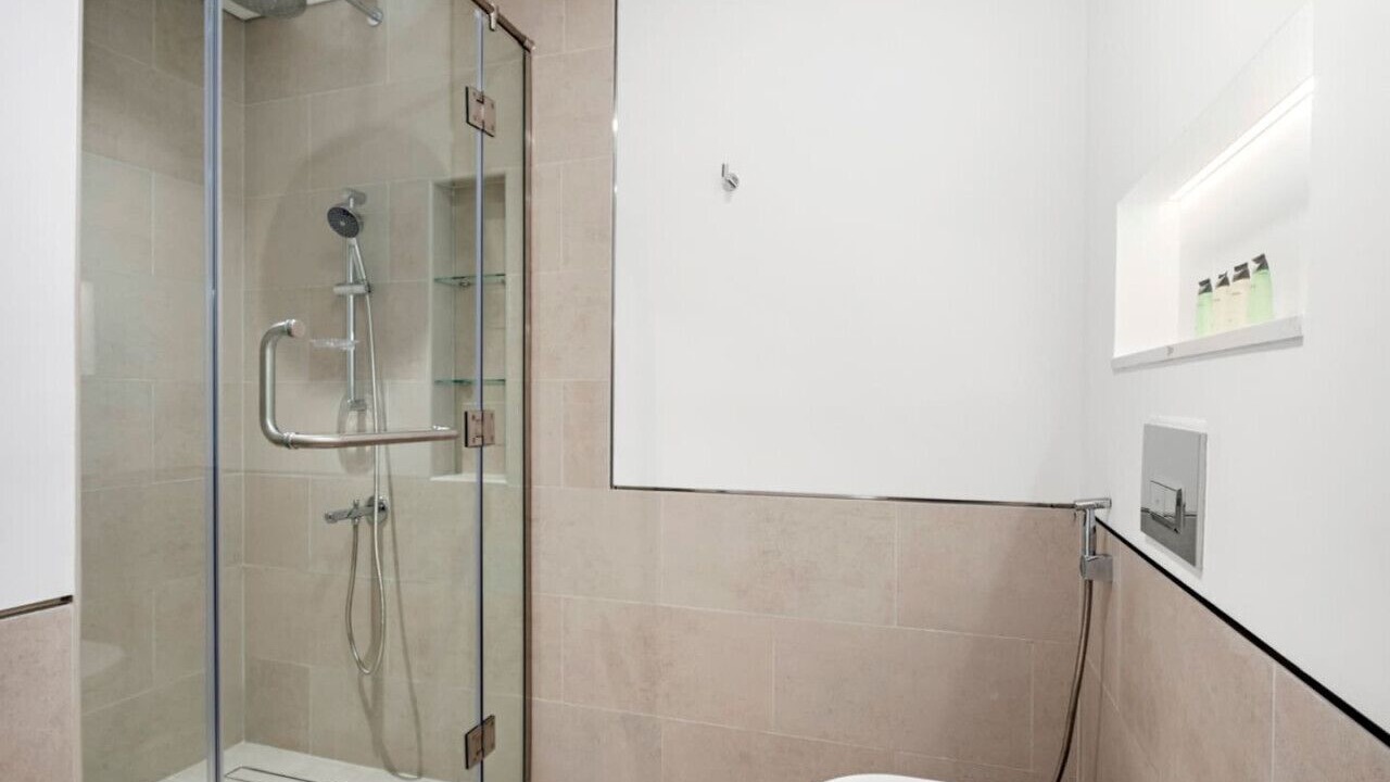 Photo of Bathroom in Umm Suqeim 3