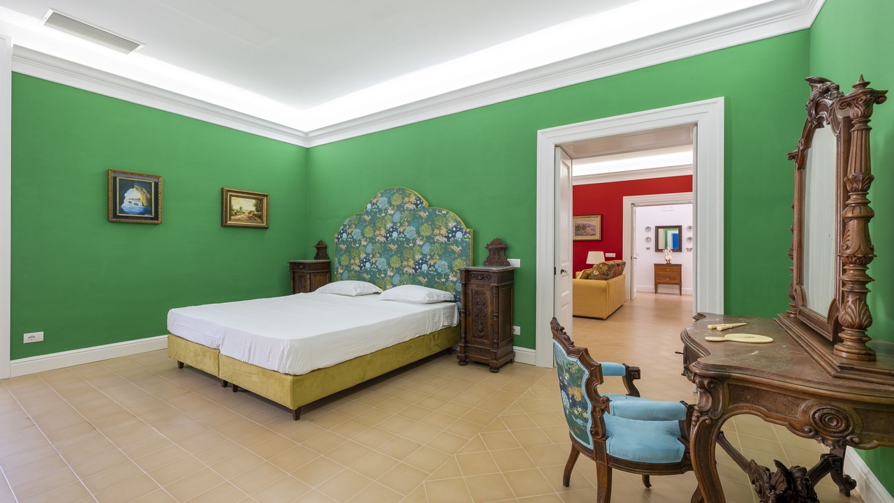 Photo of Bedroom in Meta