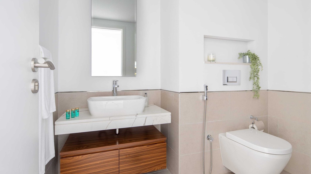 Photo of Bathroom in Umm Suqeim 3