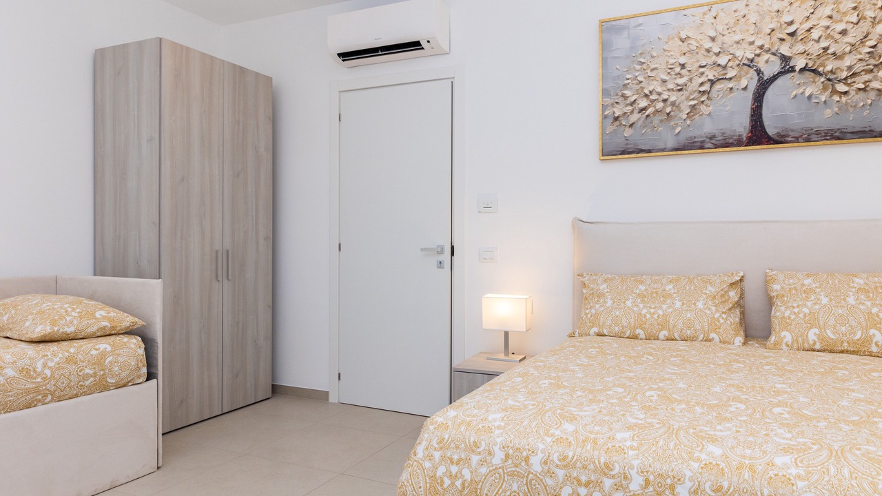Photo of Bedroom in Meta