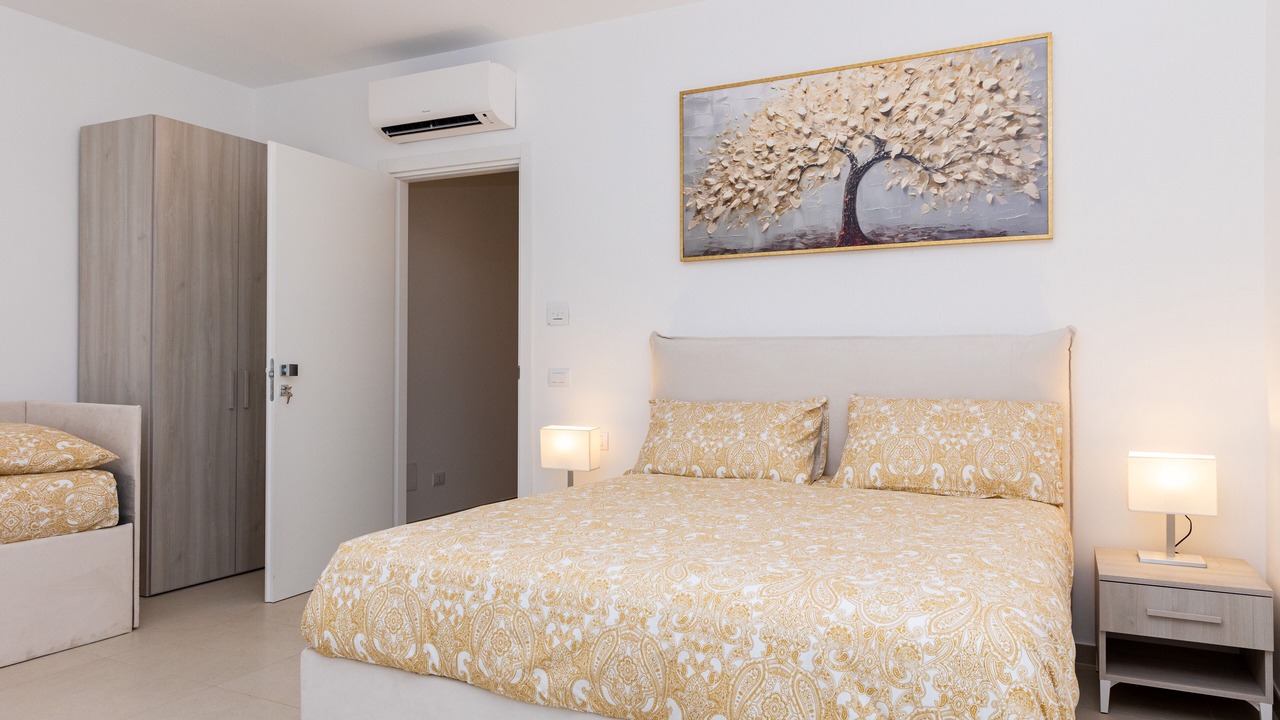 Photo of Bedroom in Meta