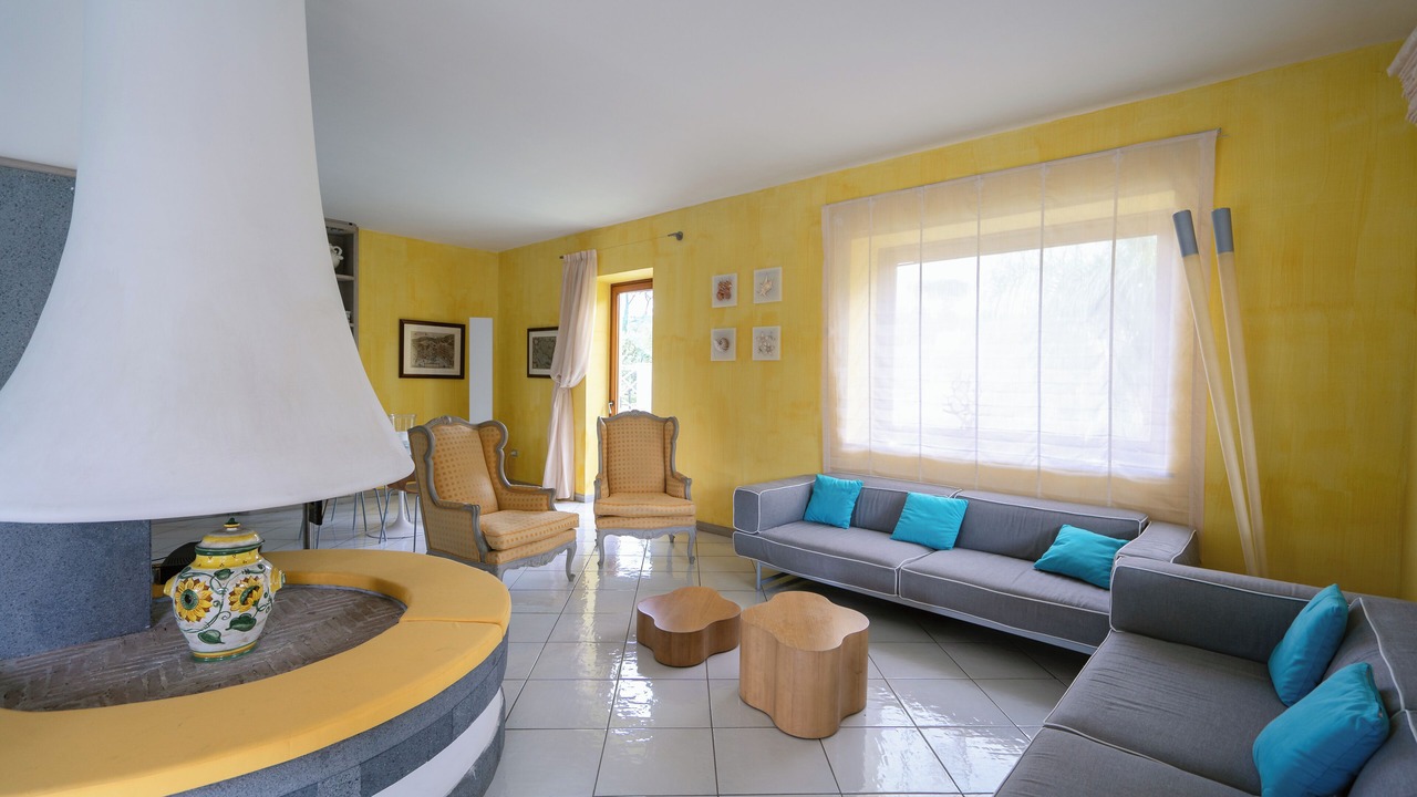 Photo of Livingroom in Ischia Porto