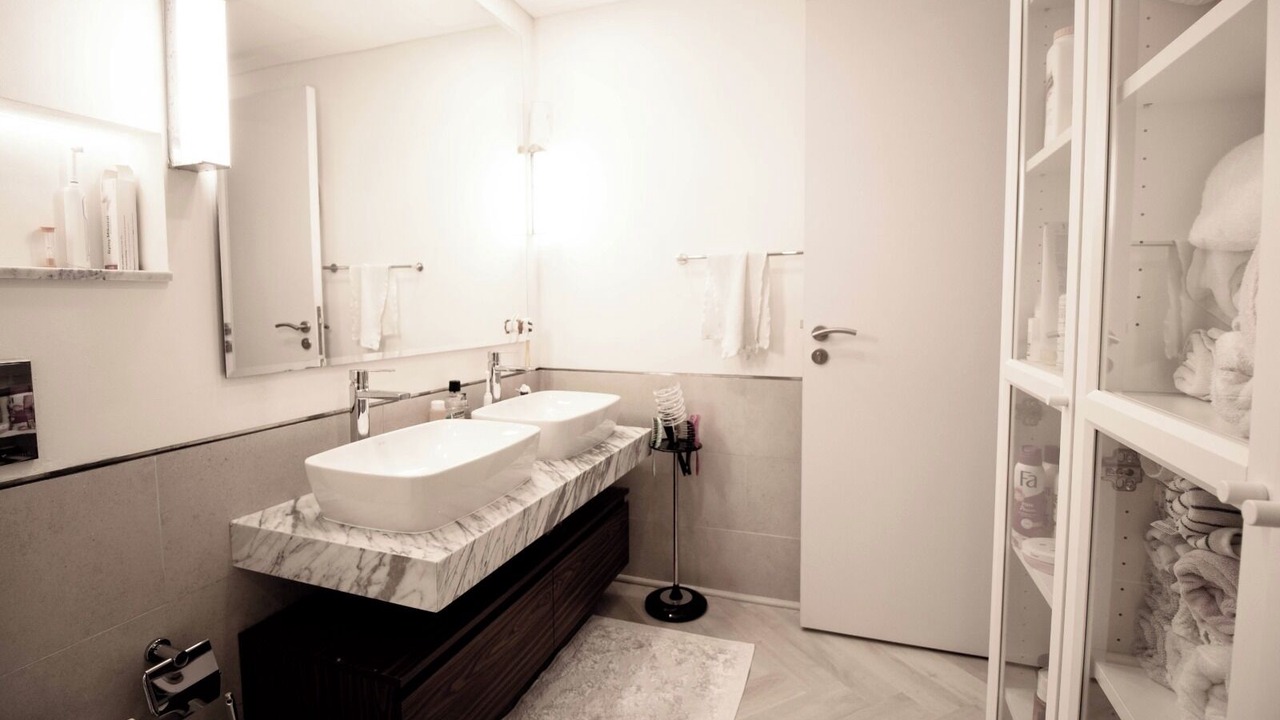 Photo of Bathroom in Umm Suqeim 3