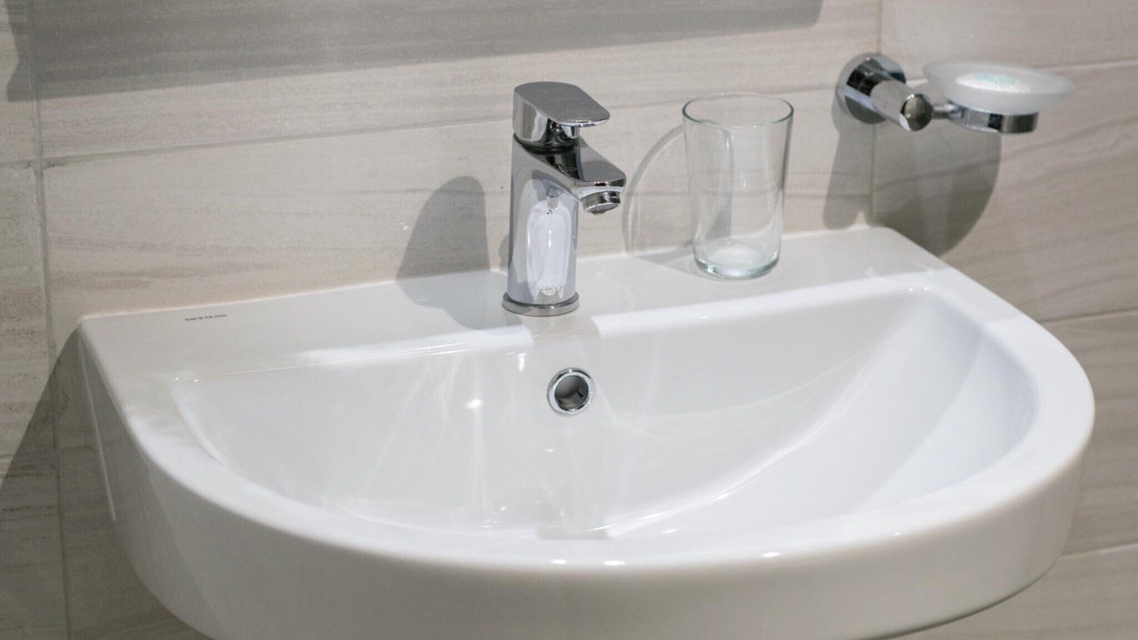 Photo of Bathroom in Trade Centre 1