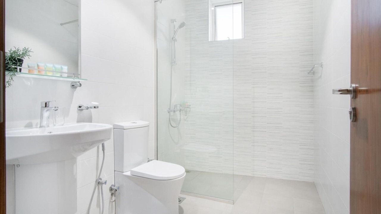 Photo of Bathroom in Trade Centre 1