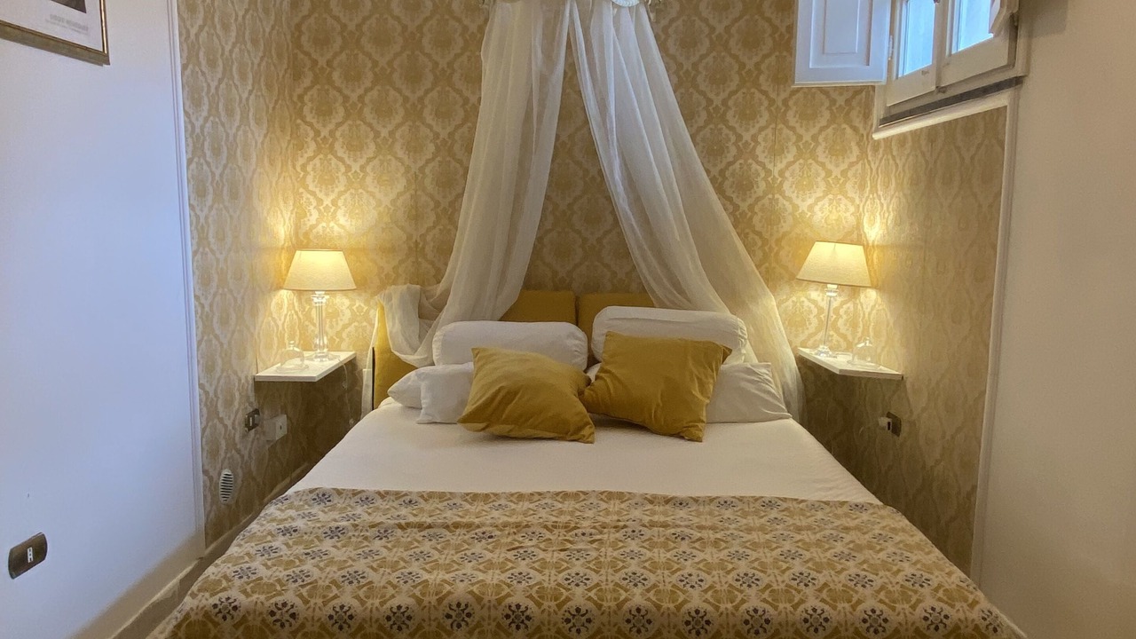 Photo of Bedroom in Meta