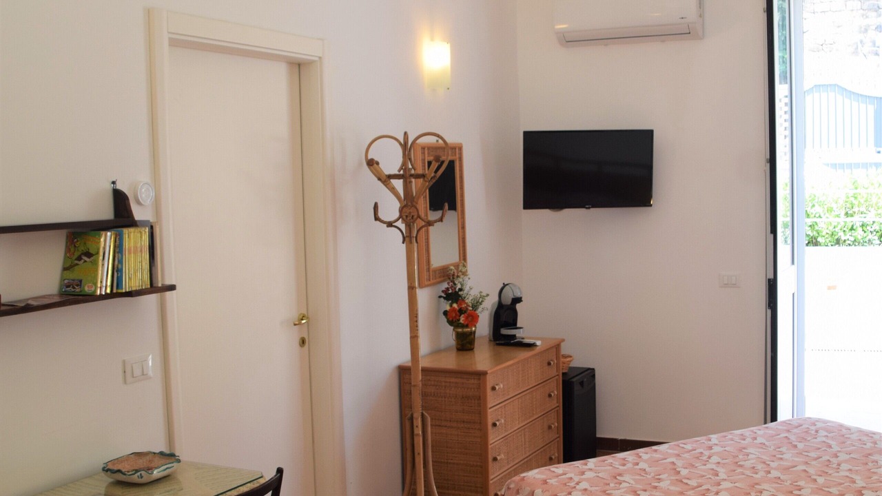 Photo of Bedroom in Meta