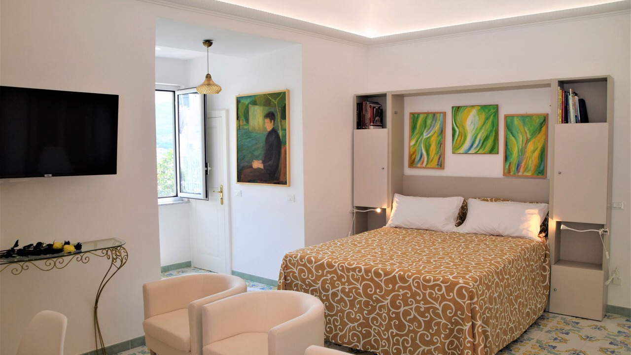 Photo of Bedroom in Meta