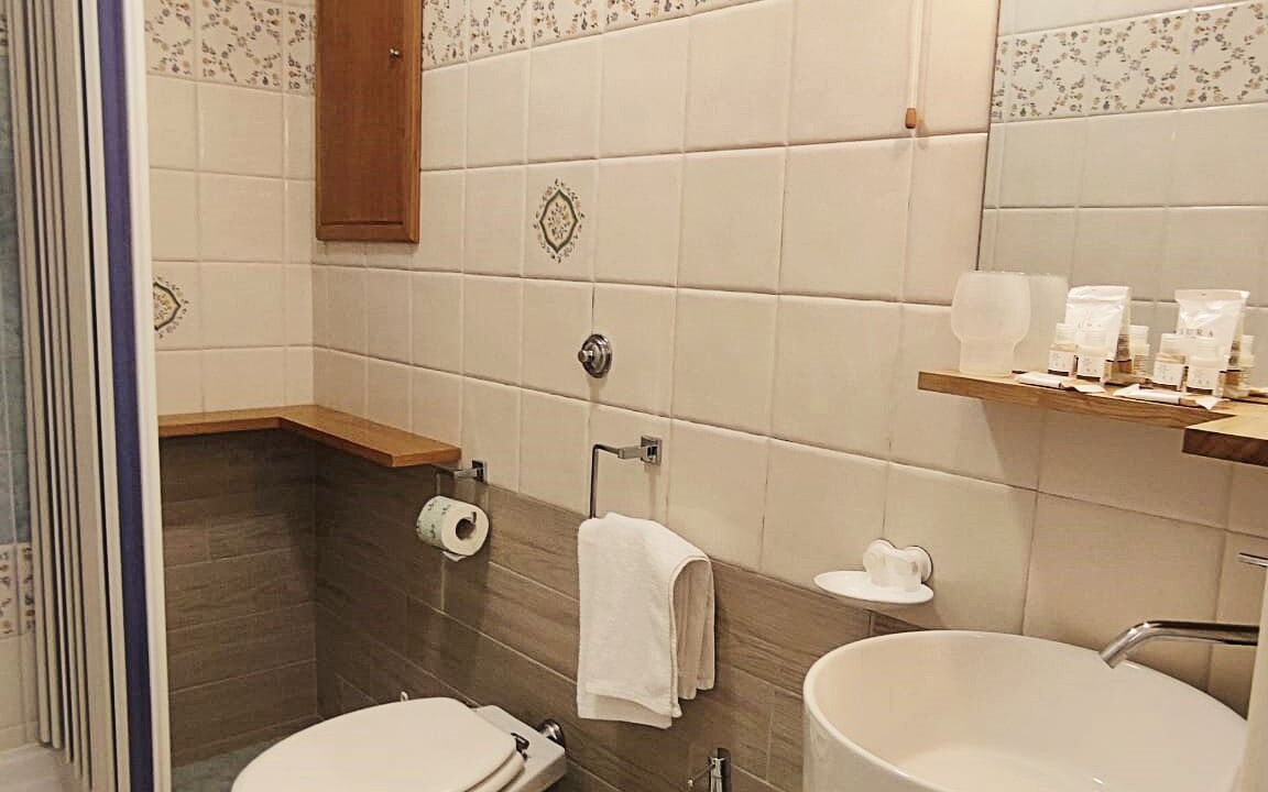 Photo of Bathroom in Meta
