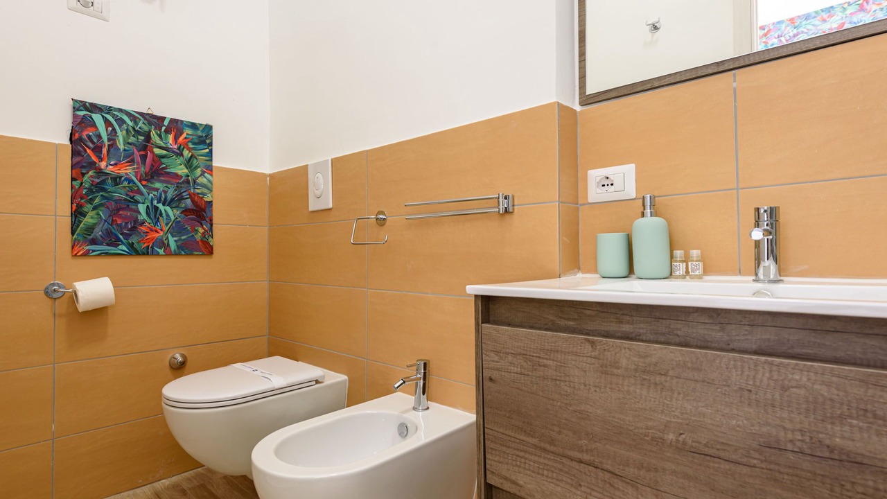Photo of Bathroom in Naples City Centre