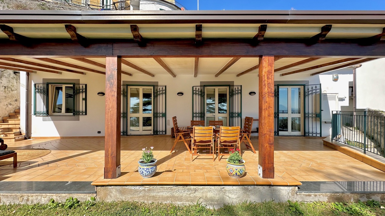 Photo of Outdoor in Raito