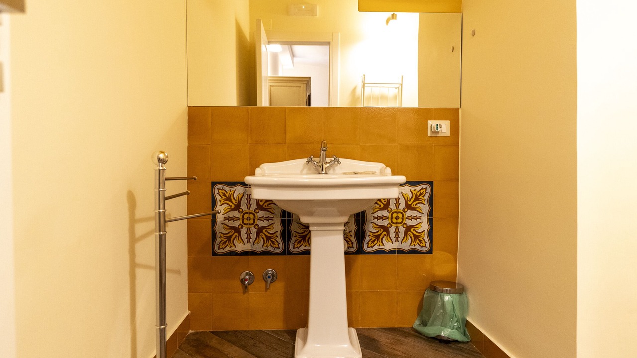 Photo of Bathroom in Quartieri Spagnoli