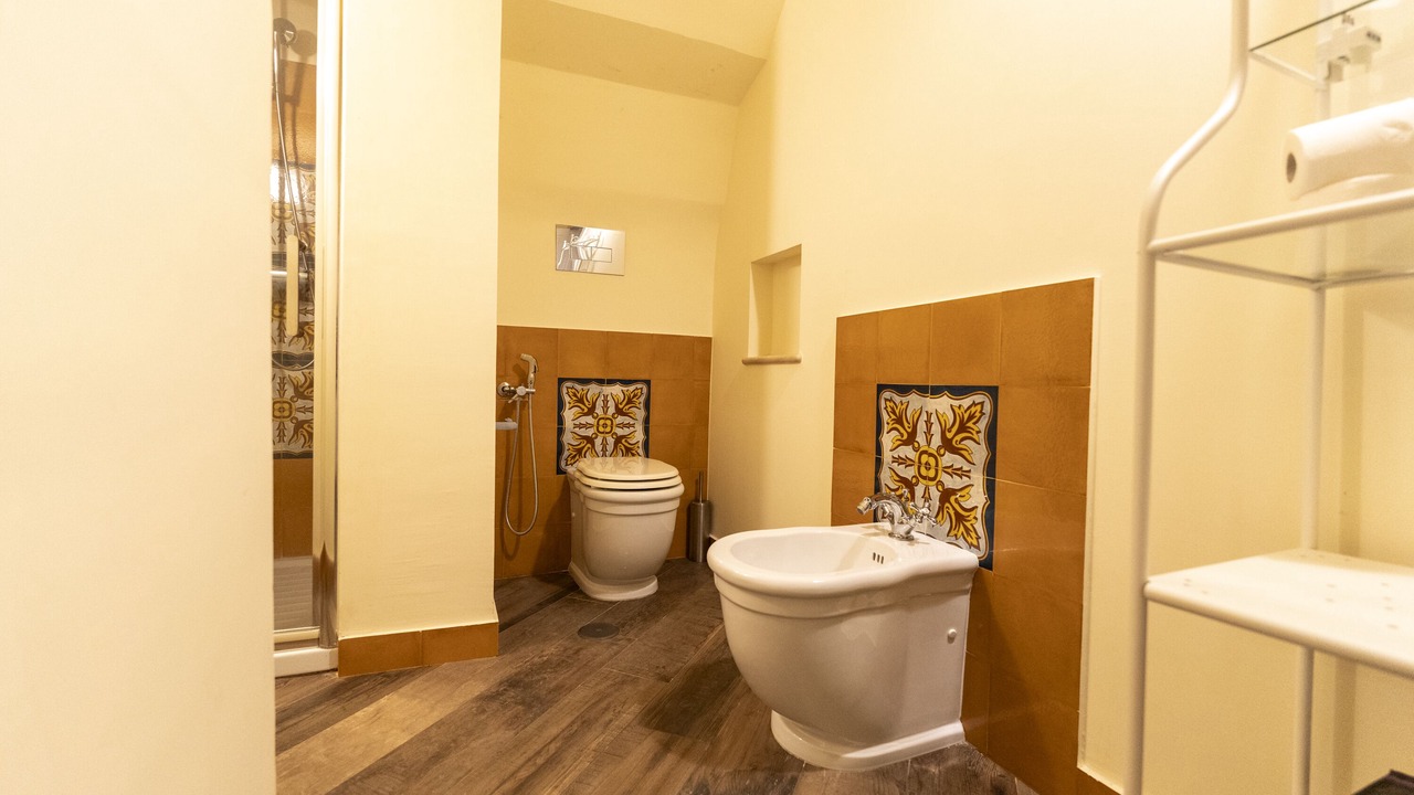 Photo of Bathroom in Quartieri Spagnoli