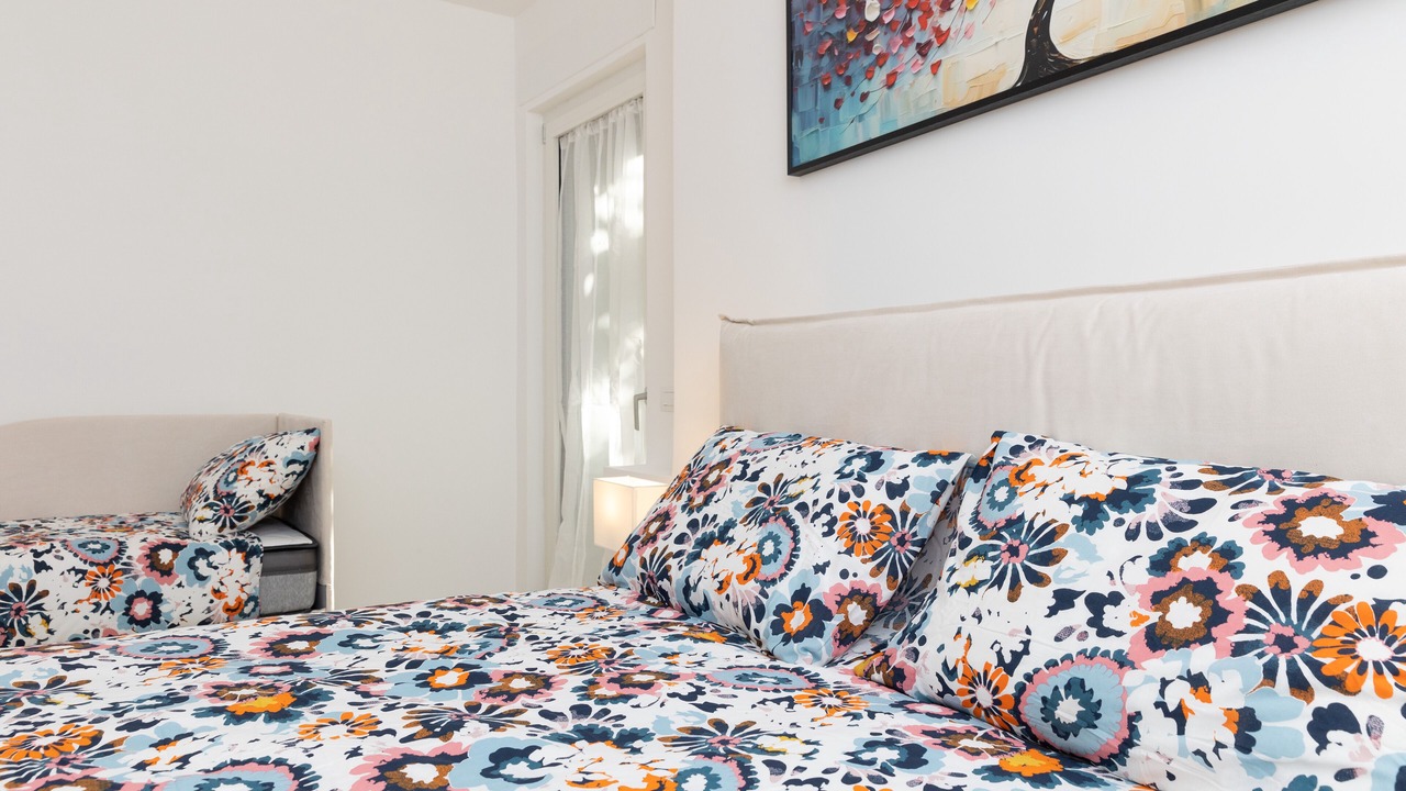 Photo of Bedroom in Meta