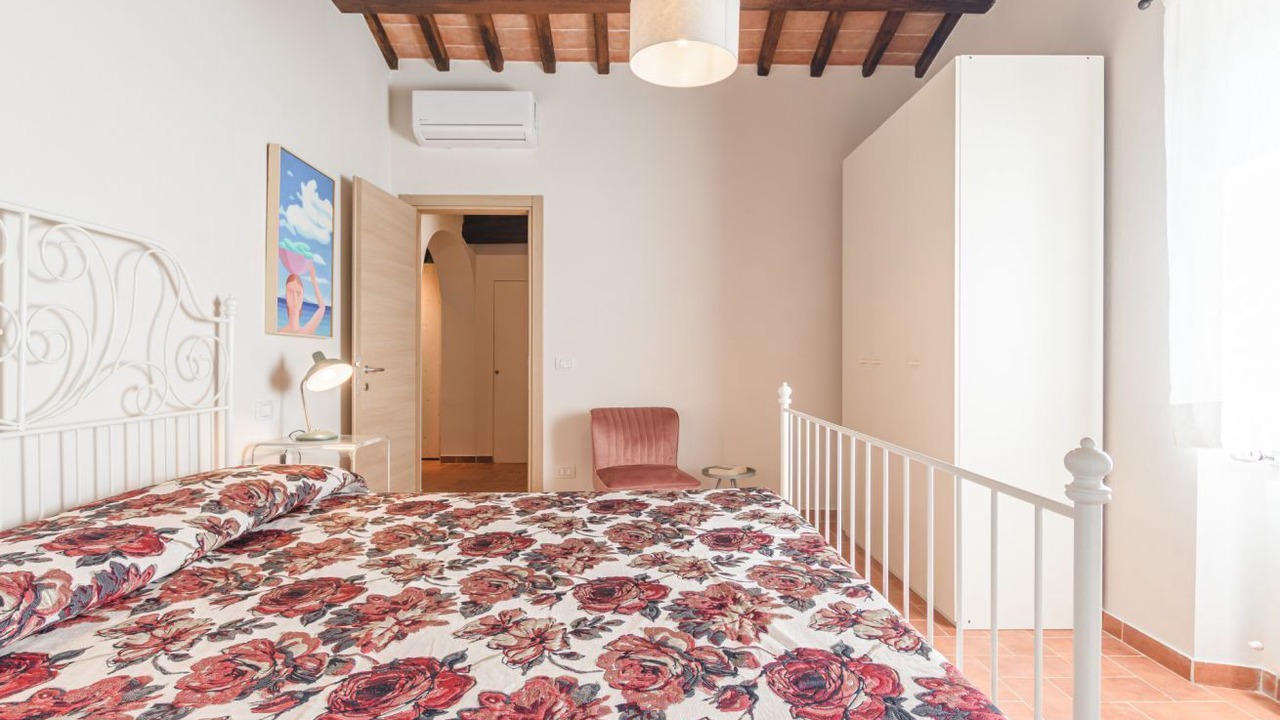 Photo of Bedroom in Camucia