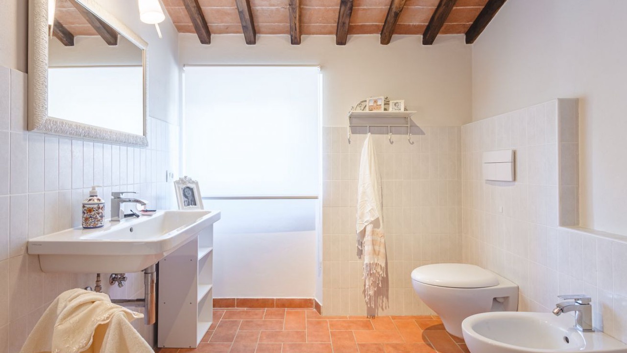 Photo of Bathroom in Camucia