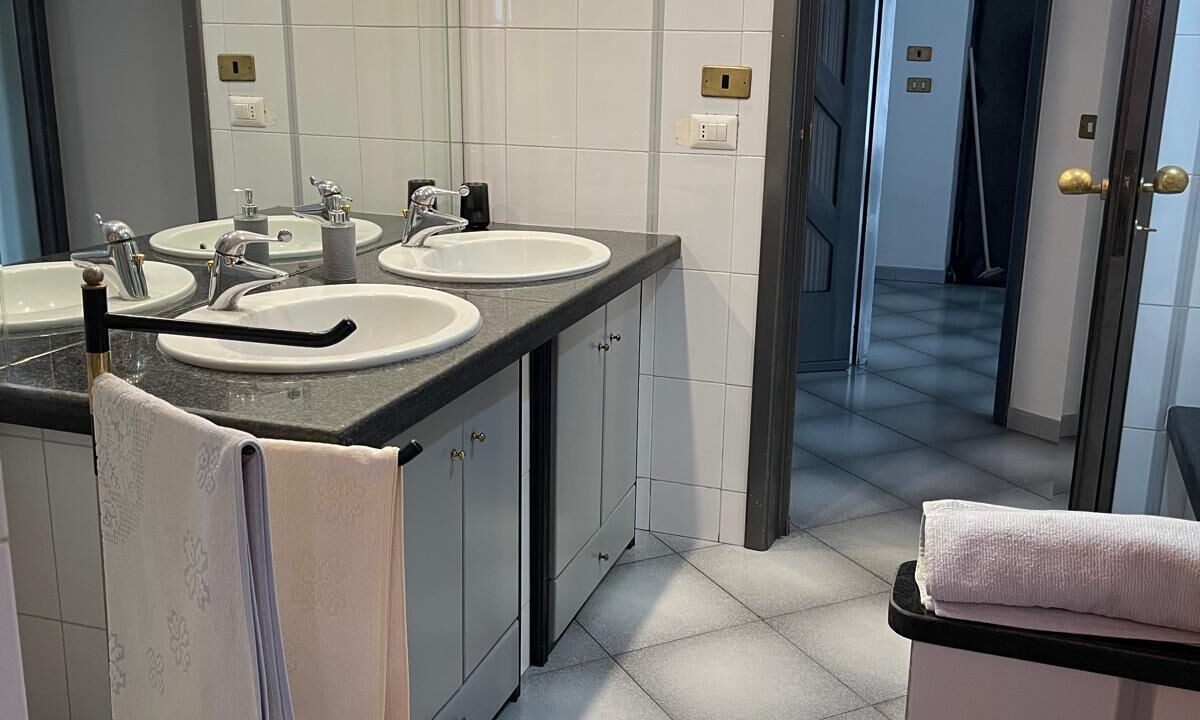 Photo of Bathroom in Cercola