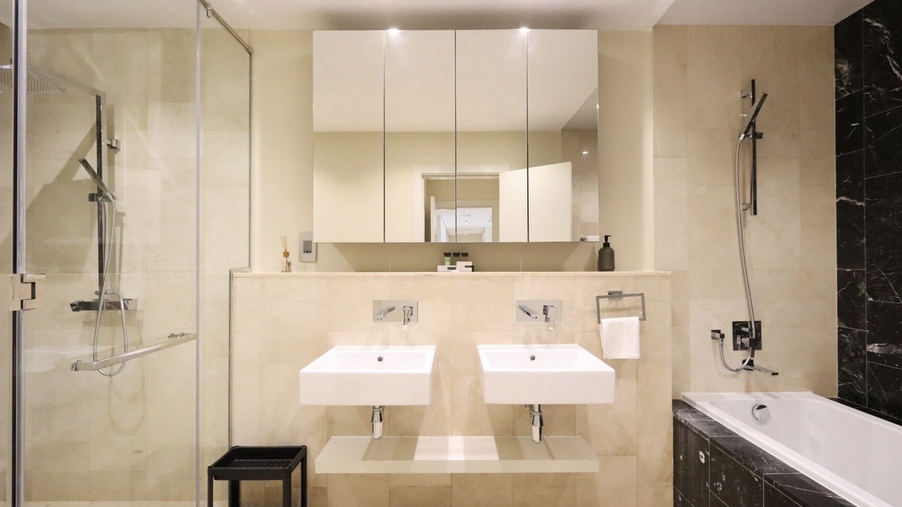 Photo of Bathroom in Palm Jumeirah