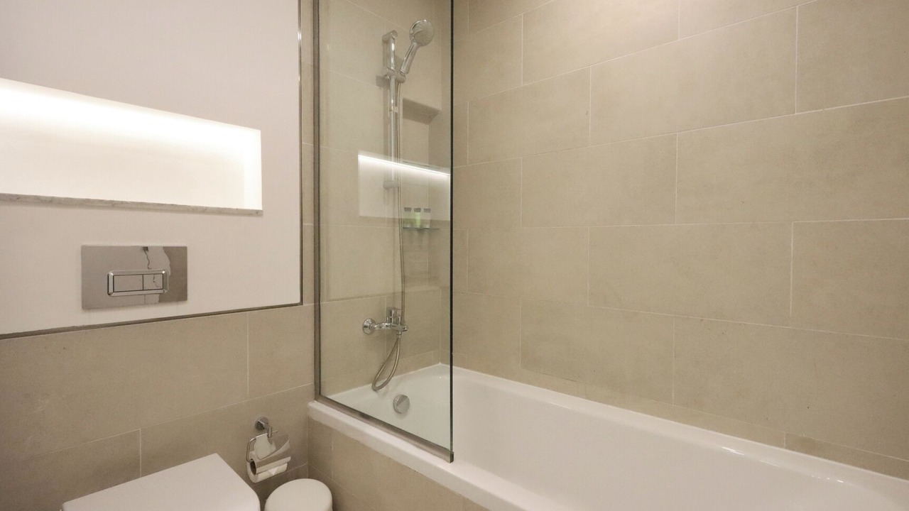 Photo of Bathroom in Umm Suqeim 3