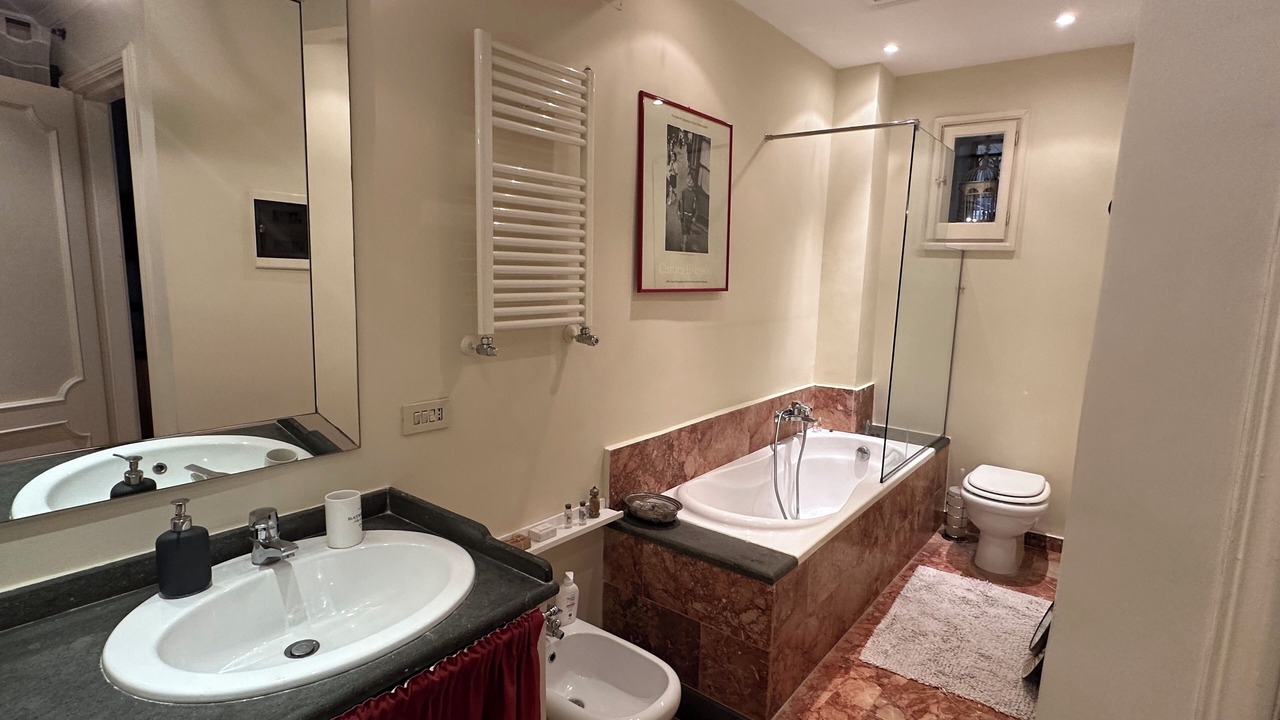 Photo of Bathroom in Chiaia