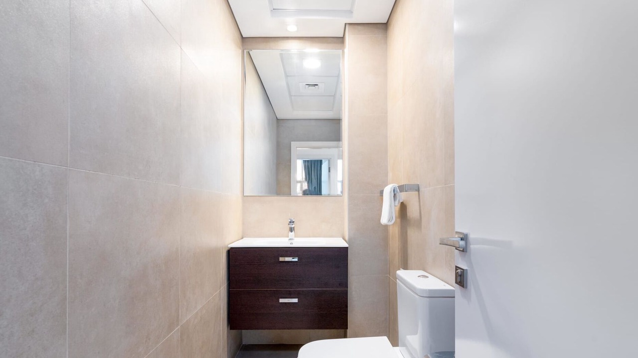 Photo of Bathroom in Emirates Hills 2