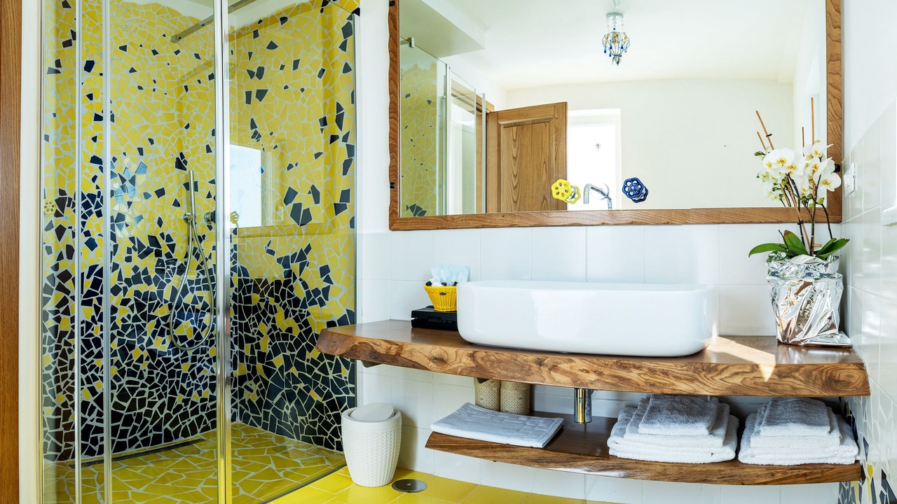 Photo of Bathroom in Path of the Gods