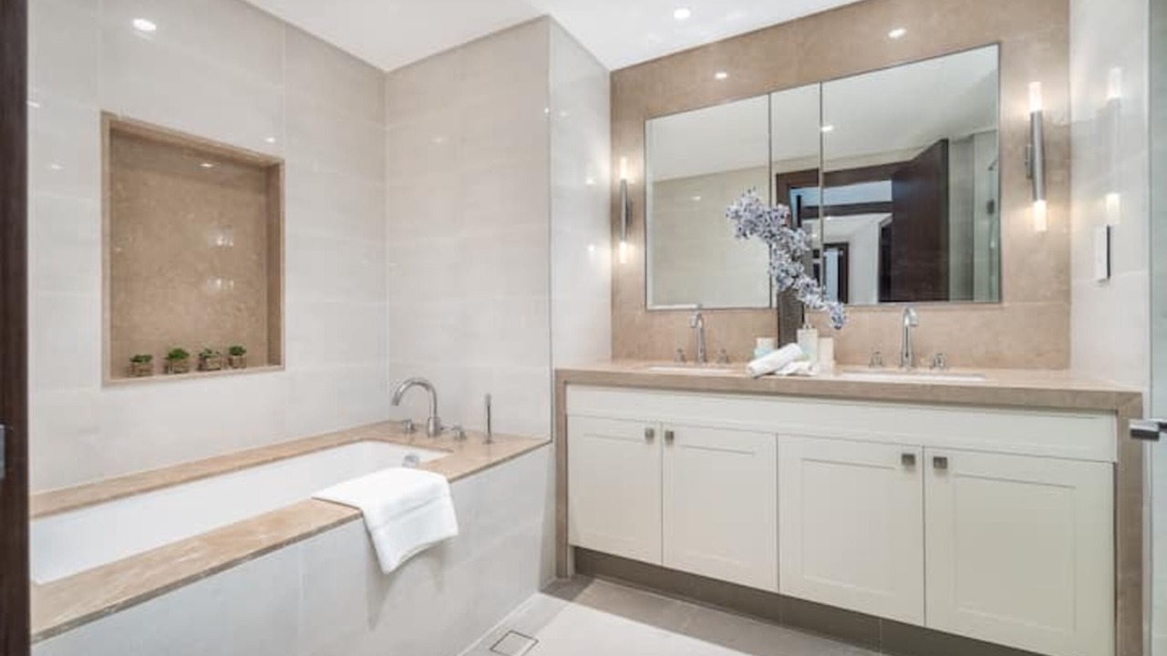 Photo of Bathroom in Za'abeel 2