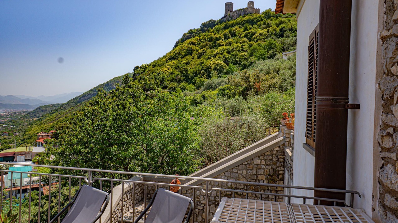 Photo of Outdoor in Lettere