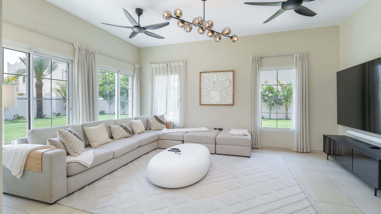 Photo of Livingroom in Jumeirah Village Triangle