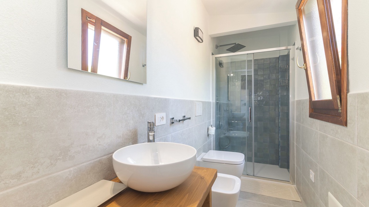 Photo of Bathroom in Case Peschiera-Lu Fraili