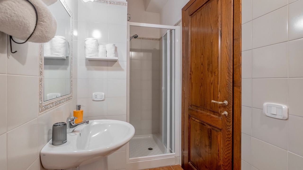 Photo of Bathroom in Catabbio