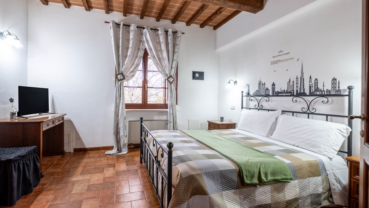 Photo of Bedroom in Catabbio