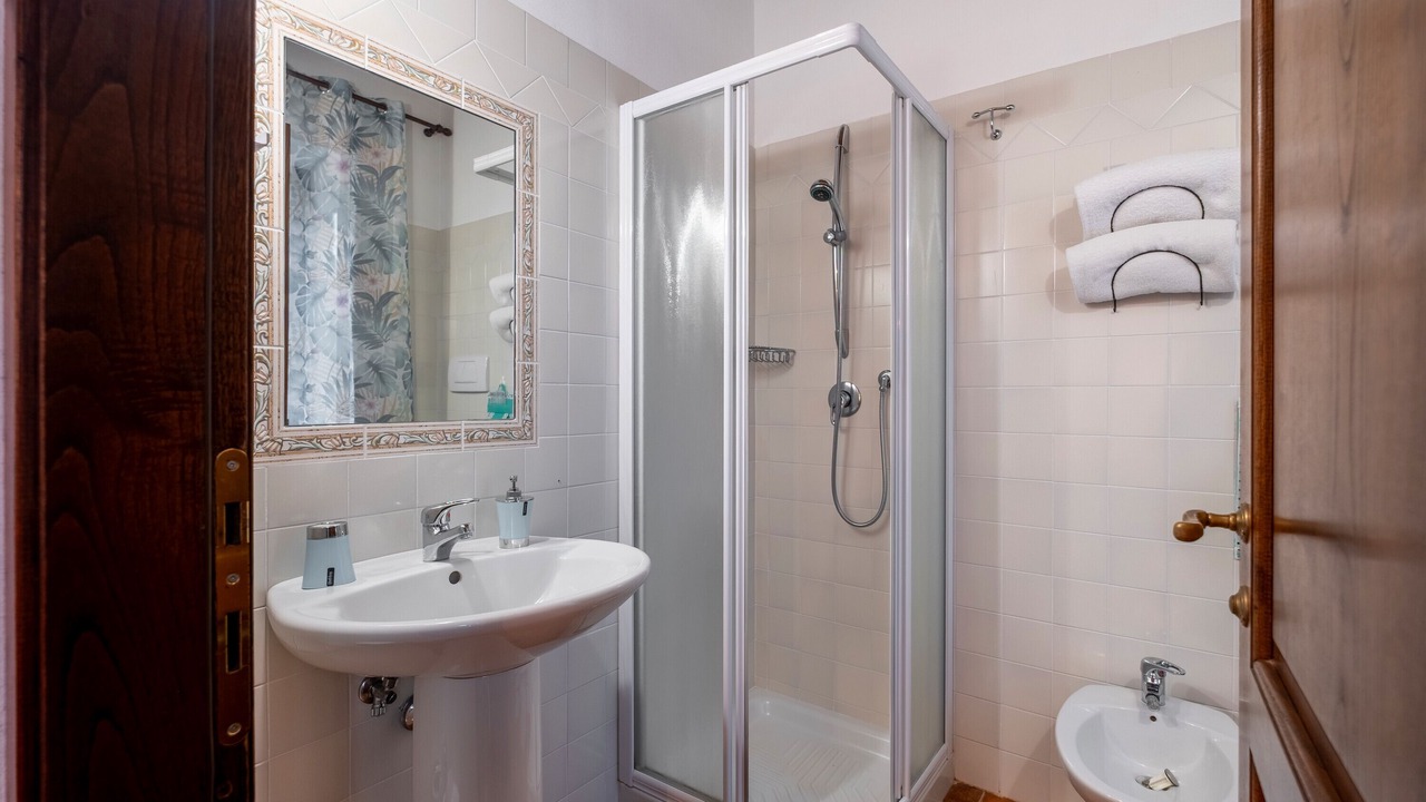 Photo of Bathroom in Catabbio