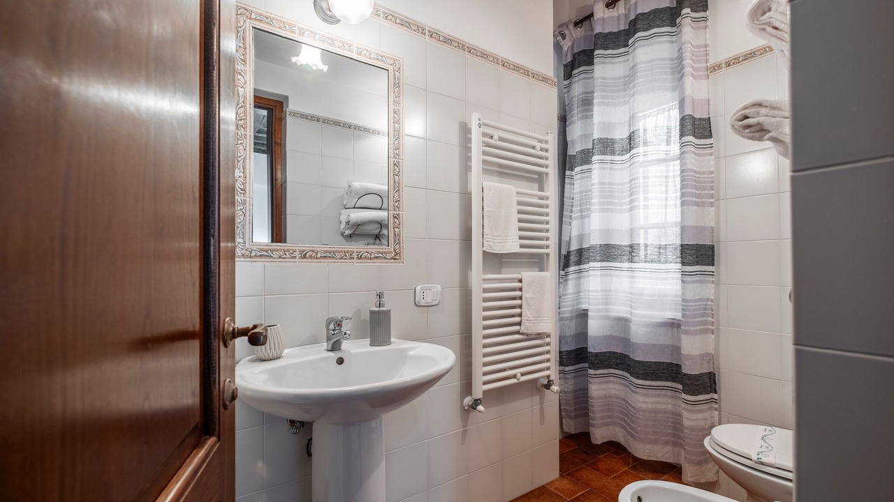 Photo of Bathroom in Catabbio