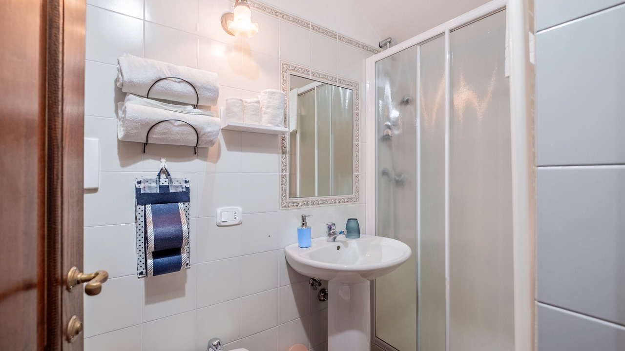 Photo of Bathroom in Catabbio