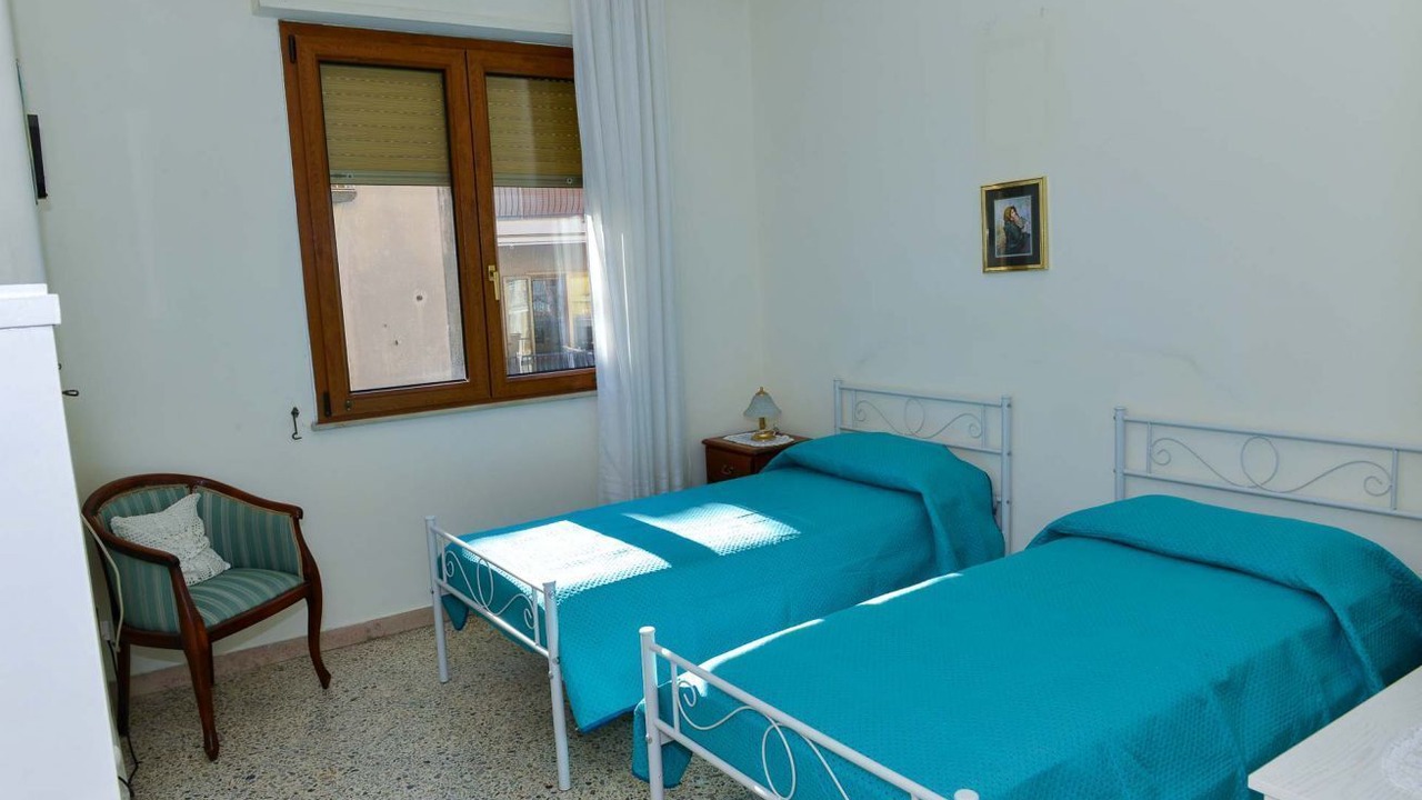 Photo of Bedroom in Meta