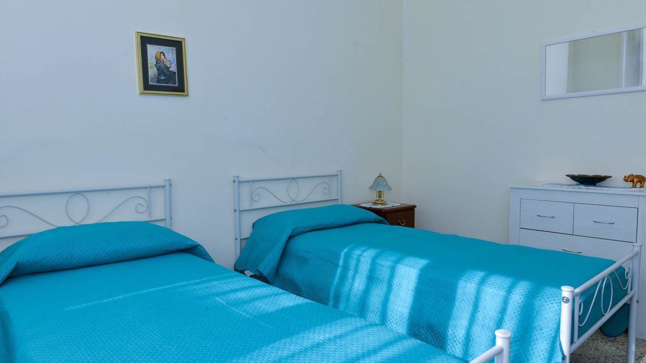 Photo of Bedroom in Meta