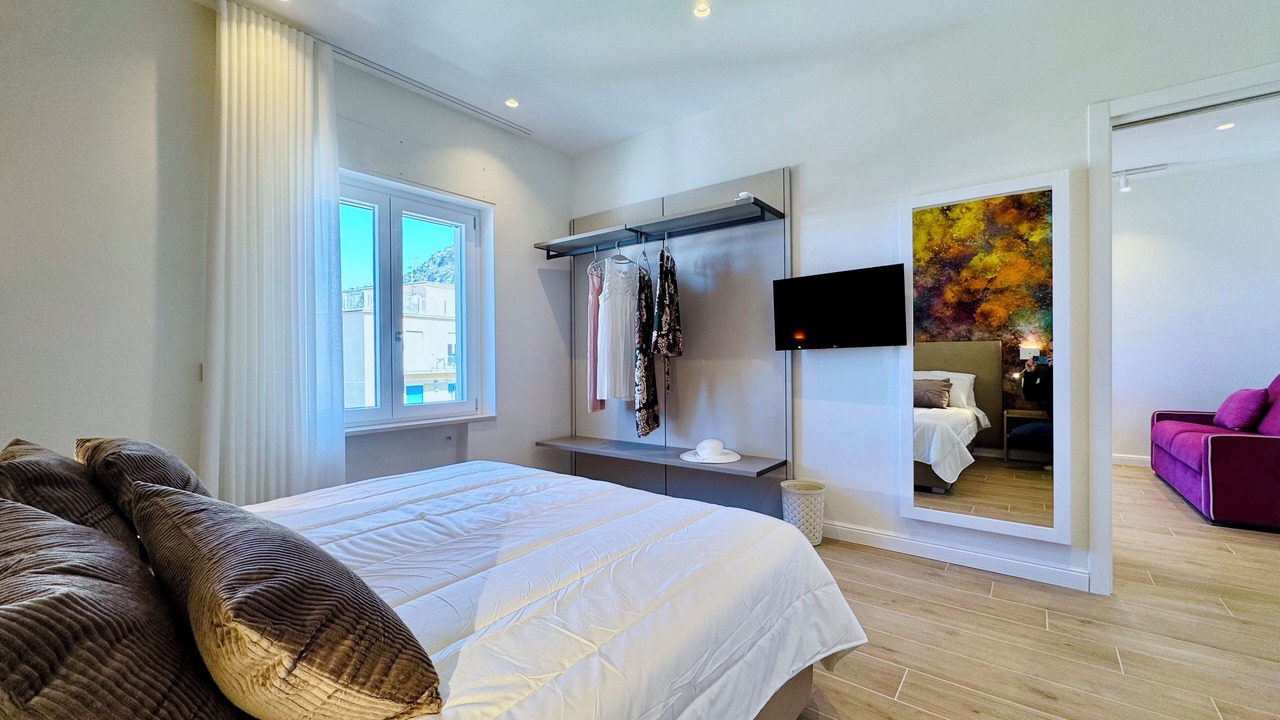 Photo of Bedroom in Meta