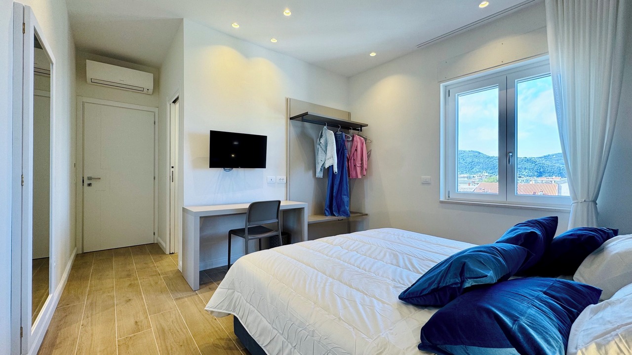 Photo of Bedroom in Meta