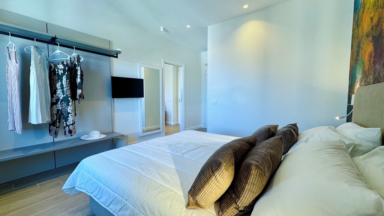 Photo of Bedroom in Meta