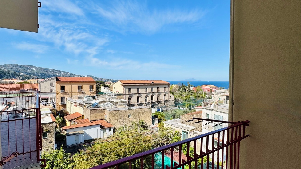 Photo of Patio Balcony in Meta