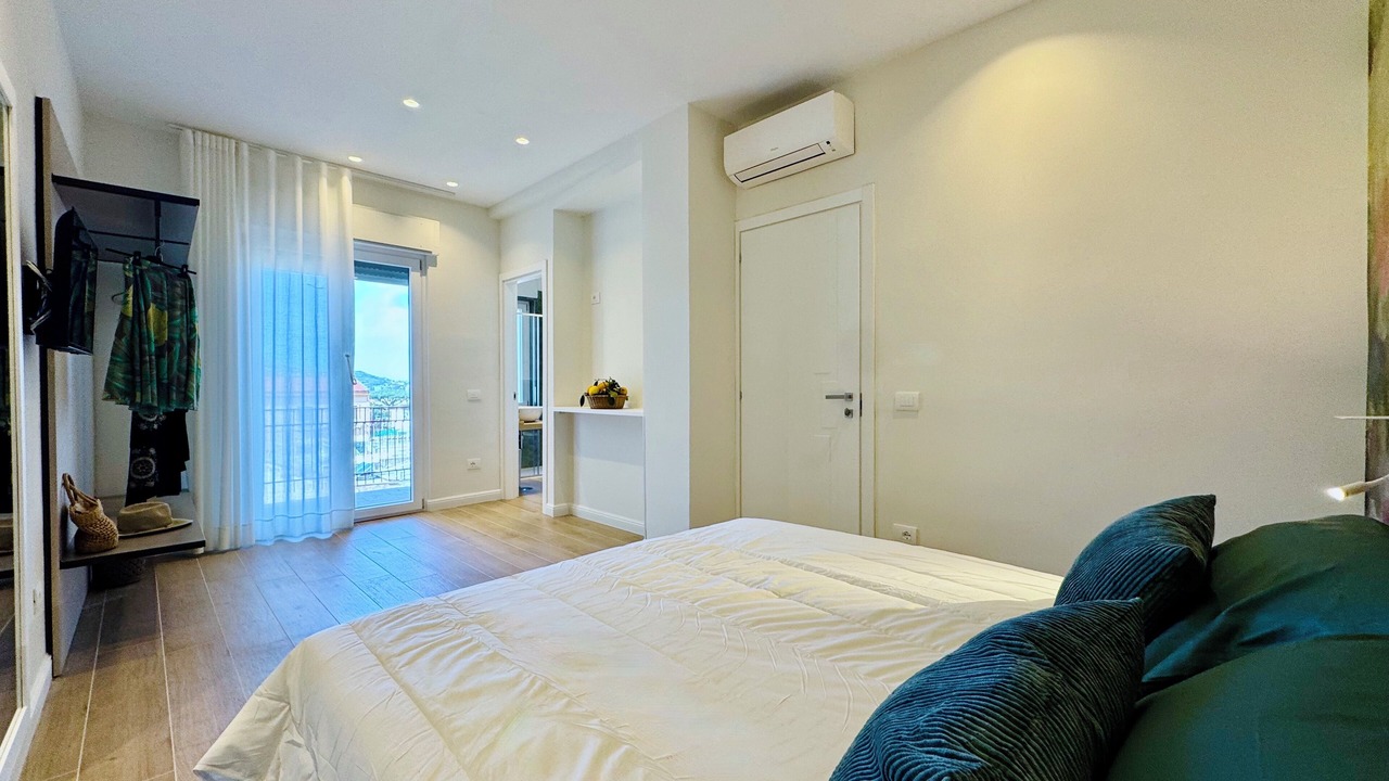 Photo of Bedroom in Meta