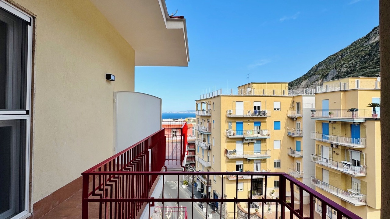 Photo of Patio Balcony in Meta